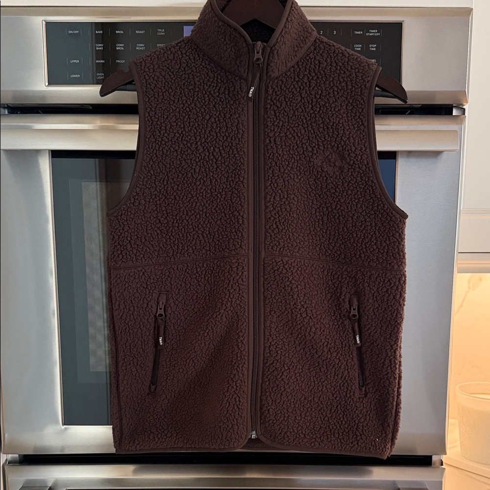 Aritzia Dark Brown Sherpa Fleece Vest - Full Zip